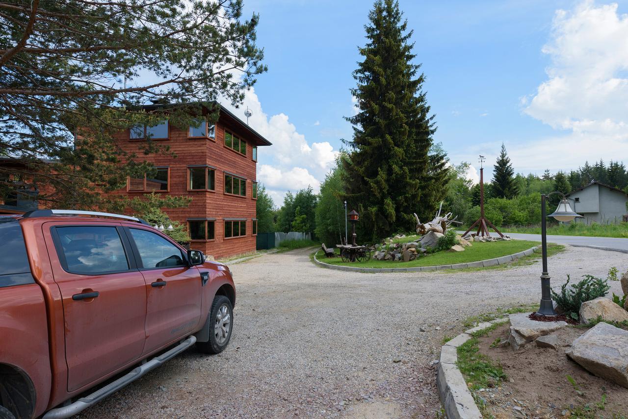 Zheleznitsa Pinus Villas Lodge With Private Jacuzzi & Phyto-Sauna Retreat מראה חיצוני תמונה