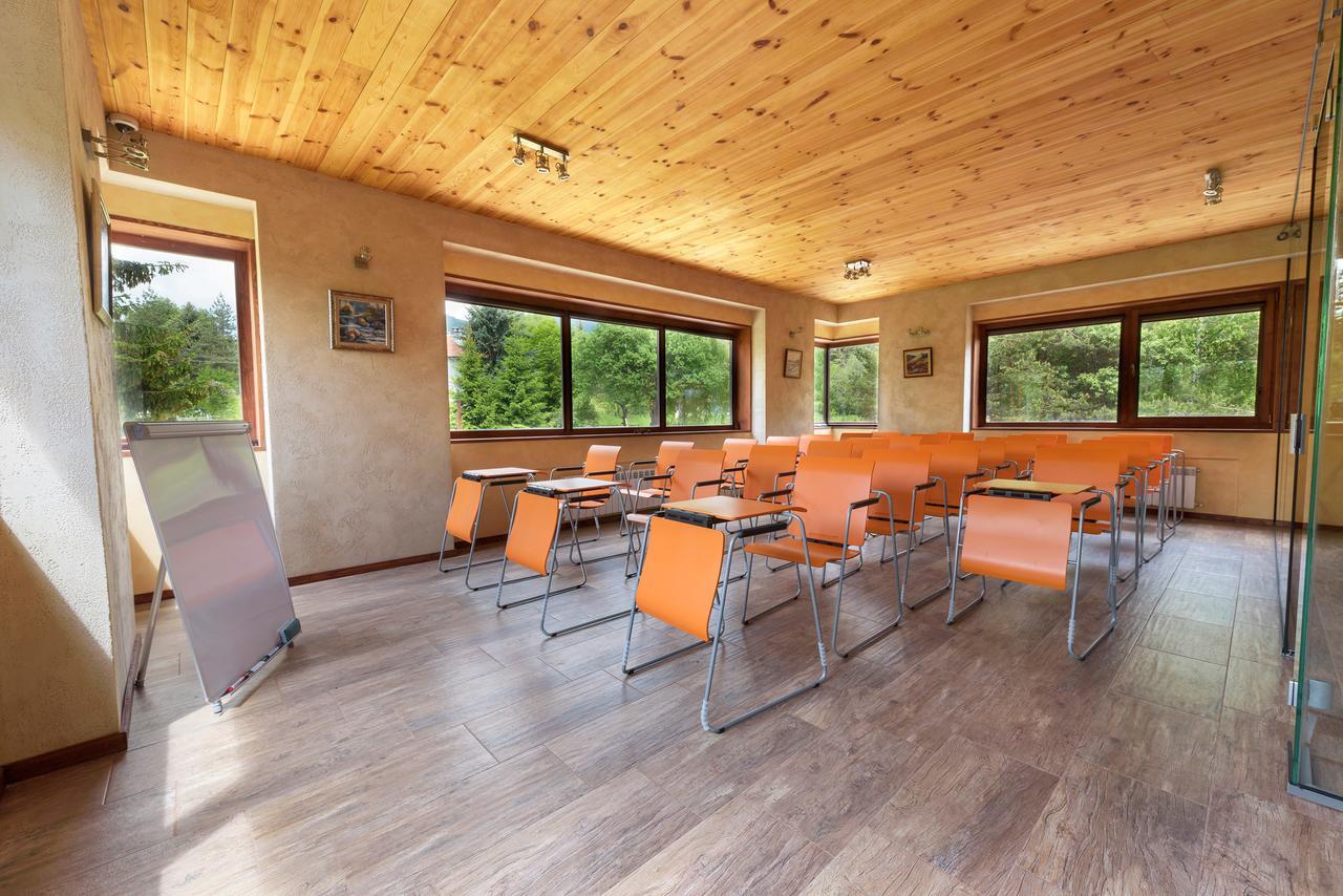 Zheleznitsa Pinus Villas Lodge With Private Jacuzzi & Phyto-Sauna Retreat מראה חיצוני תמונה